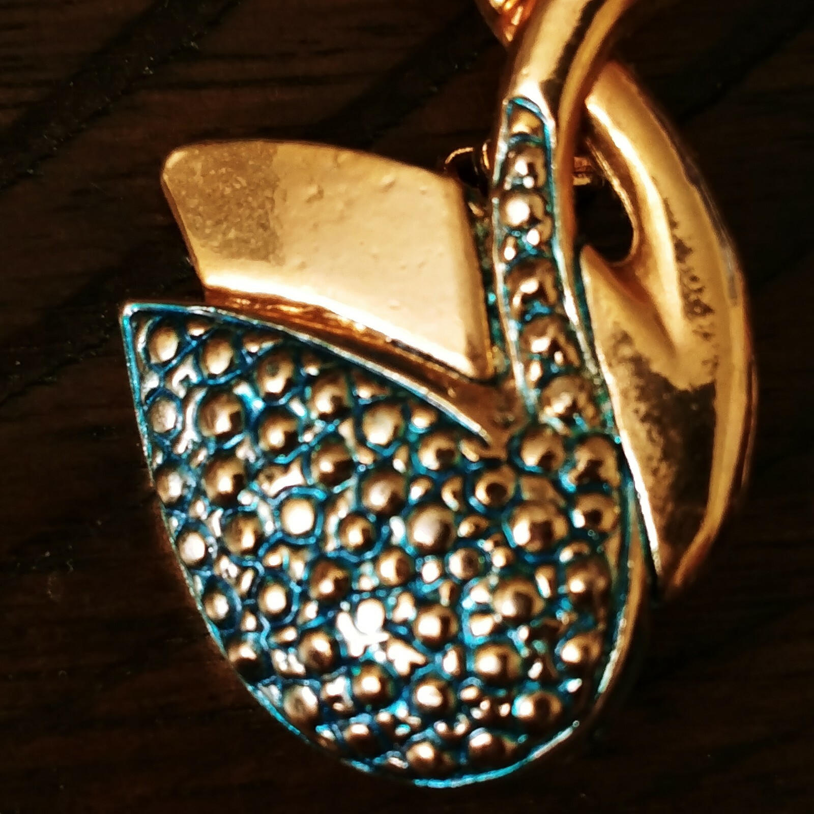 Vintage Swans Pin Brooch Red Jewel Eye Love Birds Goldtone Blue Wings