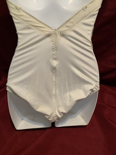 Vtg Sophistique by Smoothie Teddy Sz 36 C Ivory Snap Crotch Strapless Valentines - Picture 6 of 12
