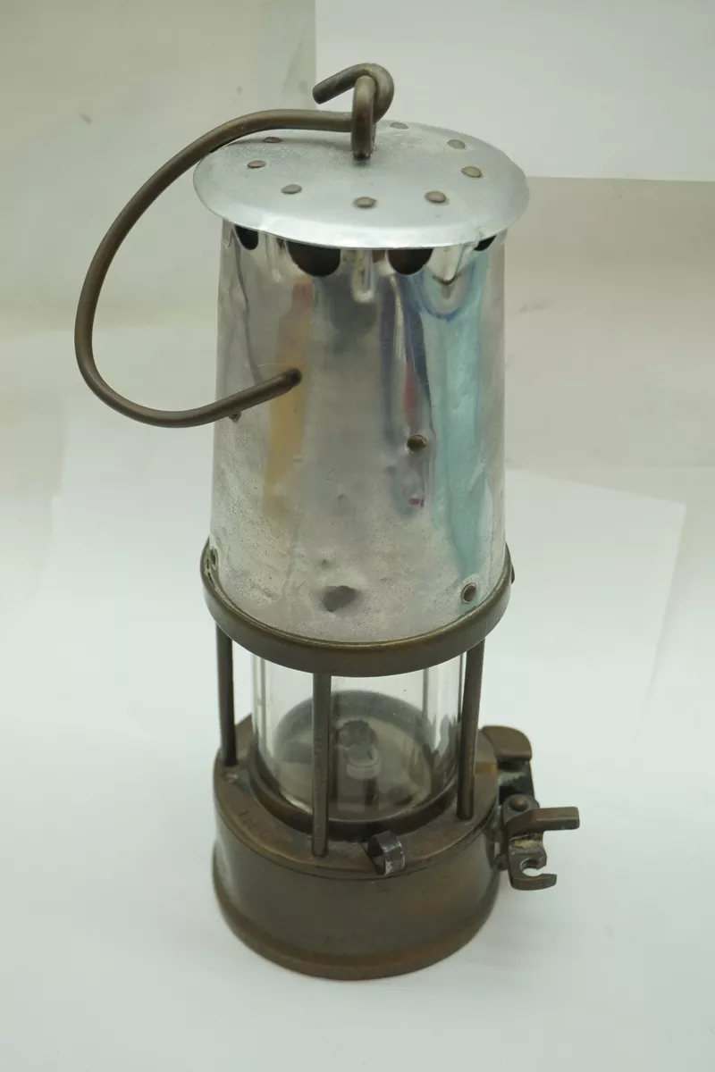 Coal lantern 2024