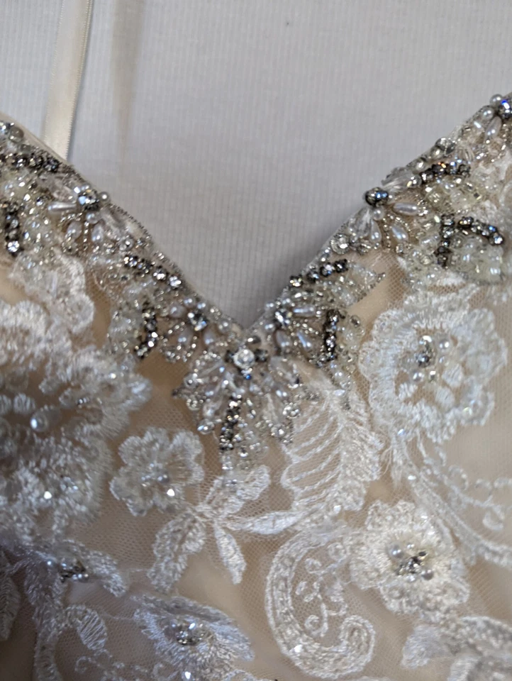 Vestido de novia Allure 9018, plata marfil, talla 10 ver fotos Foto 4 de 4