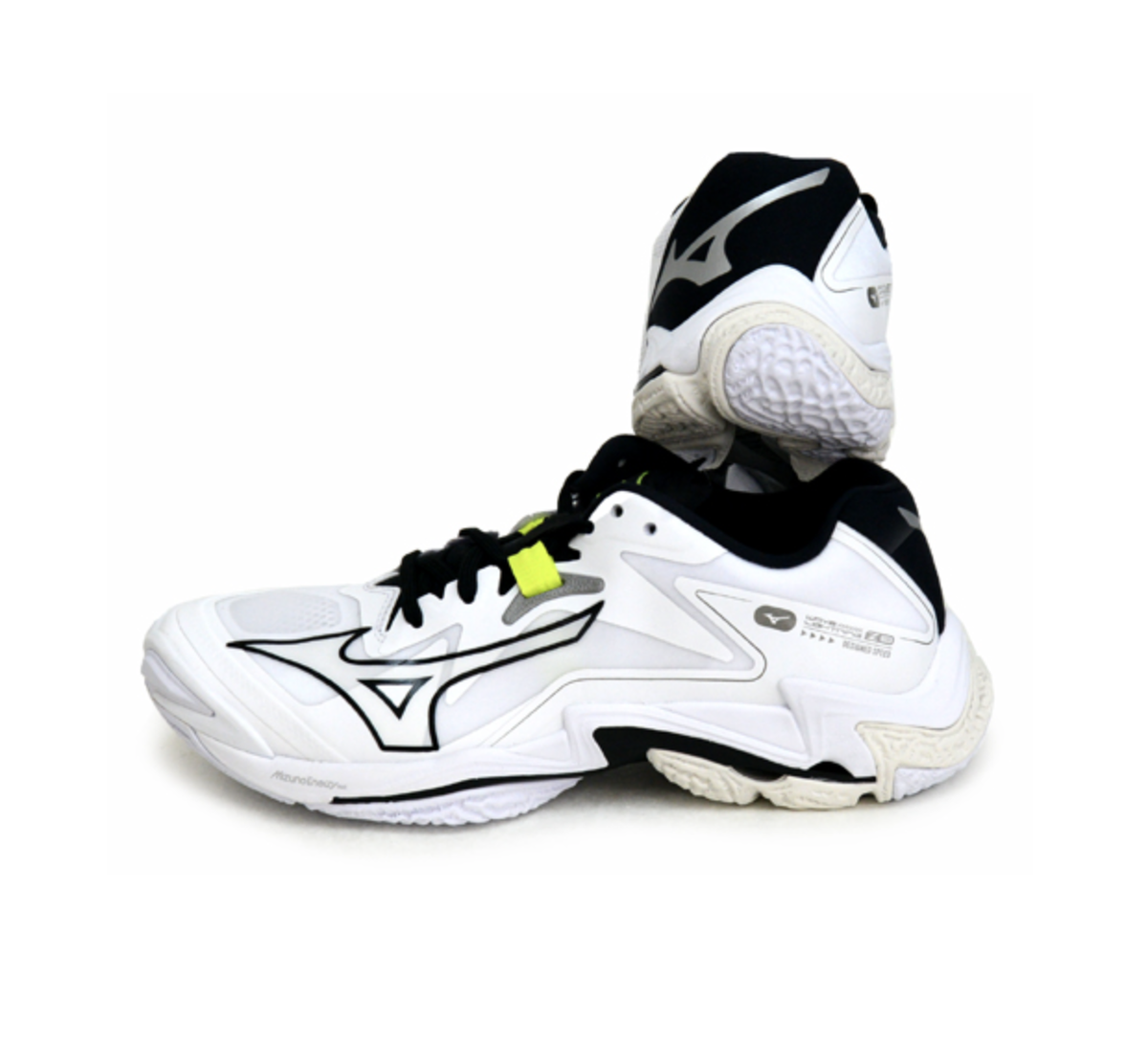 Mizuno Japan Men's WAVE LIGHTNING Z8 Low Volleyball Shoes V1GA2400