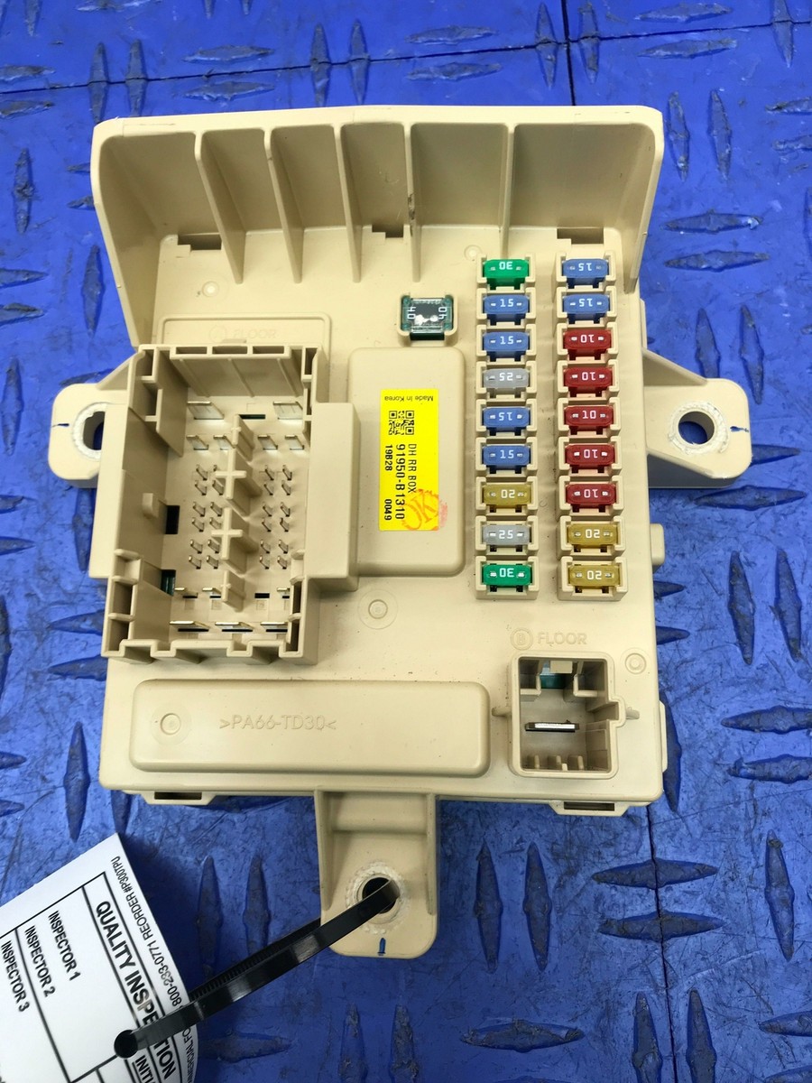2017 - 2020 GENESIS G80 REAR TRUNK CABIN FUSE BOX BLOCK 2017 - 2020 GENESIS G80 REAR TRUNK CABIN FUSE BOX BLOCK