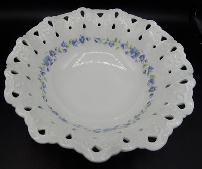 Mikasa Blue Floral Vine 9.5'' Reticulated Ruffled Footed Bowl-RL051 -EXC!