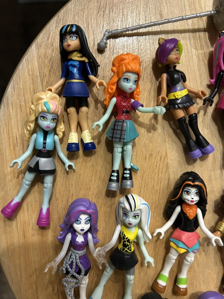 Monster High Mega Blocks Figures Set of 21 - Image 4 of 4