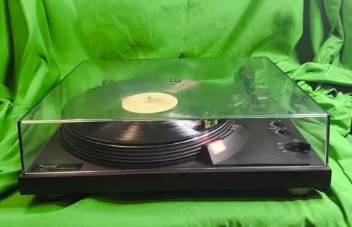 Technics SL-2000 Direct Drive Turntable Black.... Sounds great!! Watch video!!!