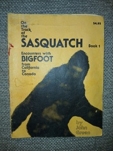 洋書 BIGFOOT: On Track of Sasquatch by Green Amazon.com: Bigfoot