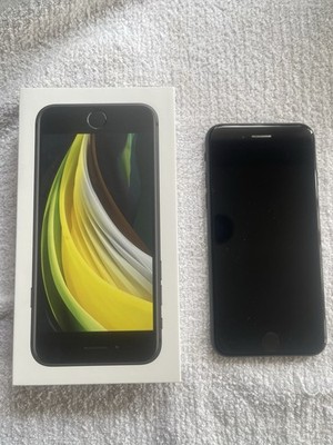 APPLE IPHONE SE BLACK 64GB EXCELLENT CONDITION 