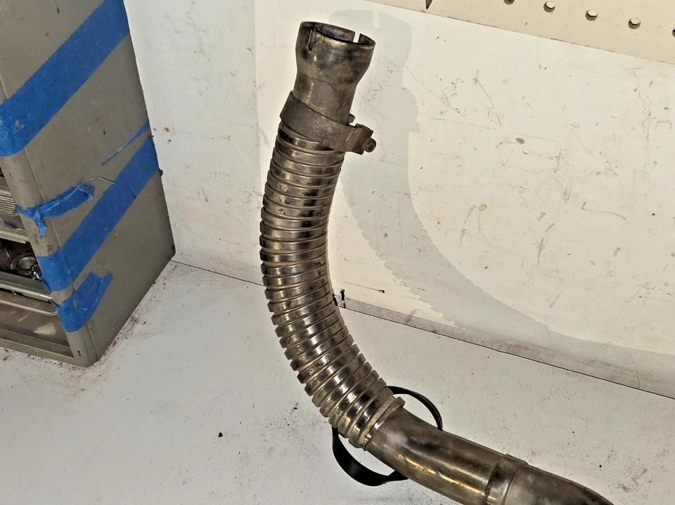 Harley Panhead FL FLH Duo Glide OEM escape delantero, conector de tubo y abrazadera Foto 2 de 4