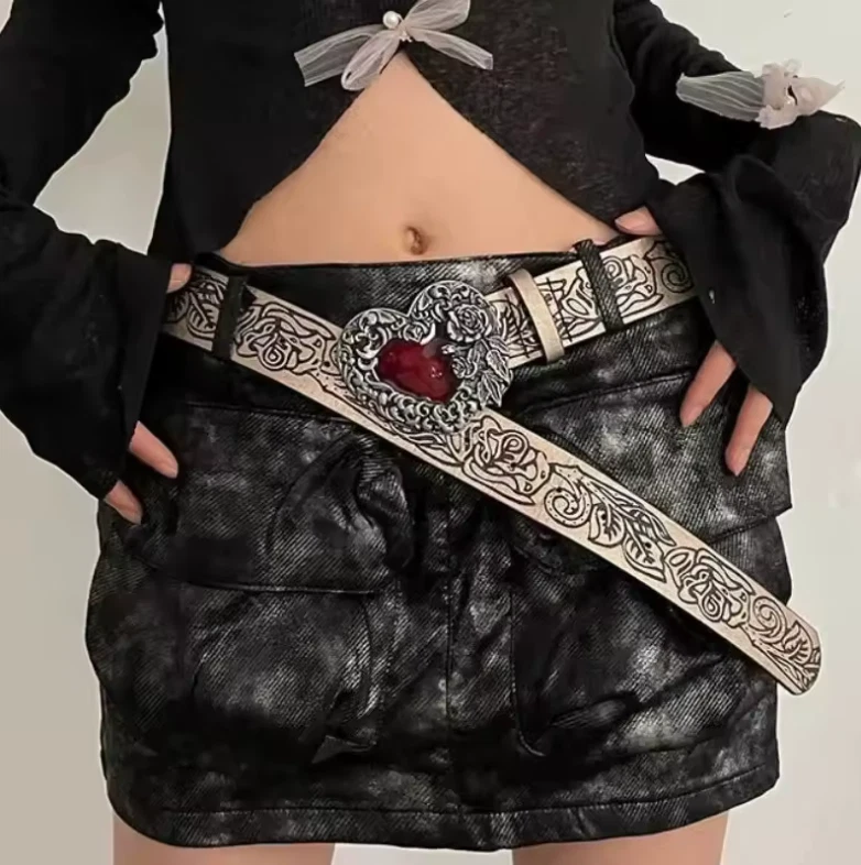 Cinturón Gótico Western Hebilla Corazón - Gema Roja Floral Grabado Punk Estilo Vaquero Foto 3 de 4