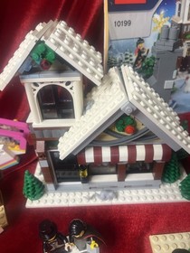 LEGO Winter Village Toy Shop 10199 Near Complete W Extras! Santa Escalator Campr