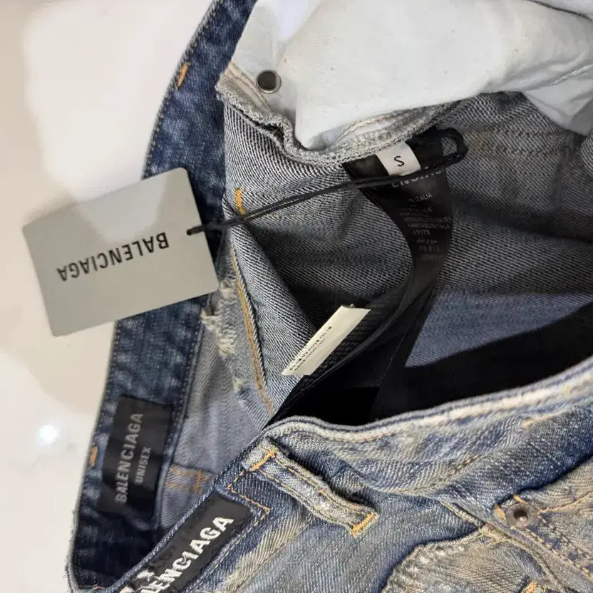 Balenciaga Super Destroyed Baggy Denim Pants Men S thumbnail 4