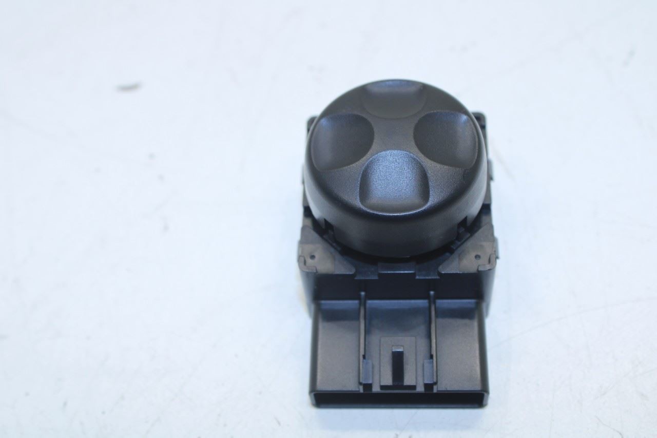 2017-2020 Maserati Ghibli Front Left Side Power Seat Adjustment Switch 673000293