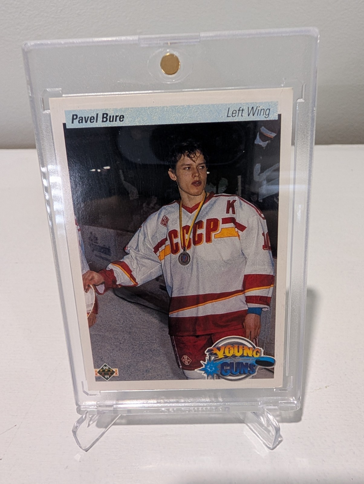 1990 Upper Deck Young Guns Pavel Bure #526 Vancouver Canucks