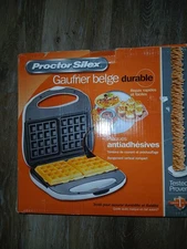 Proctor Silex Belgian Waffle Baker ~White Maker~ 26008Y Belgium