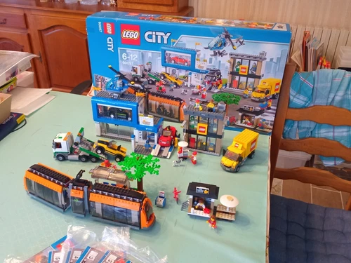 LEGO CITY SQUARE 60097 # Le centre ville#