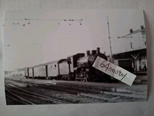 Fotografia Stazione di Bra Locomotiva a vapore FS Gr640.008 e Locomotore FS E626