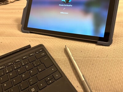 Microsoft Surface 5 Pro. 8gb Ram. Touchscreen. 512gb Rom