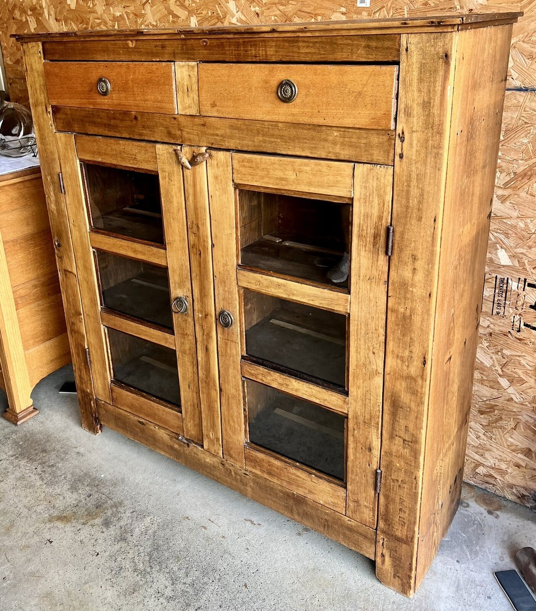 ANTIQUE PRIMITIVE 52' x 16