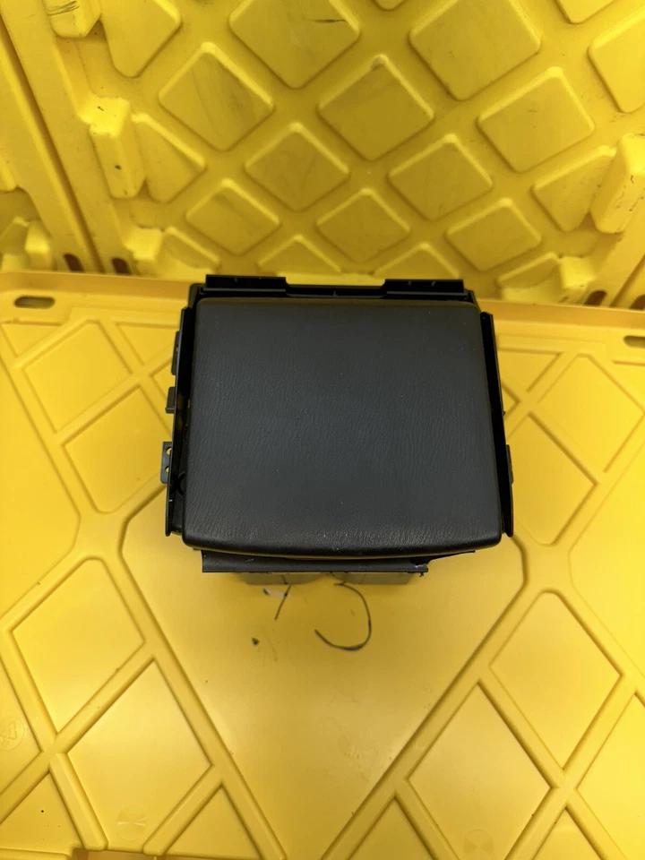 Portavasos Infiniti Ex35 2008 cuero negro P10540A98000 OEM Foto 2 de 4