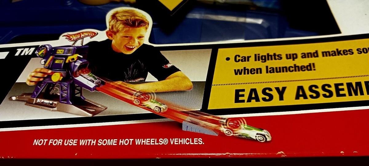 Hot Wheels Rumblers Fuel and Fire Play Set, 2007. Rare and