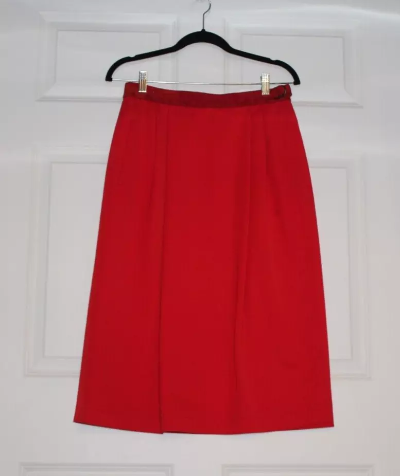 Jupe secrétaire vintage Gucci en daim rouge garnie taille enveloppée style taille 46 US M/L