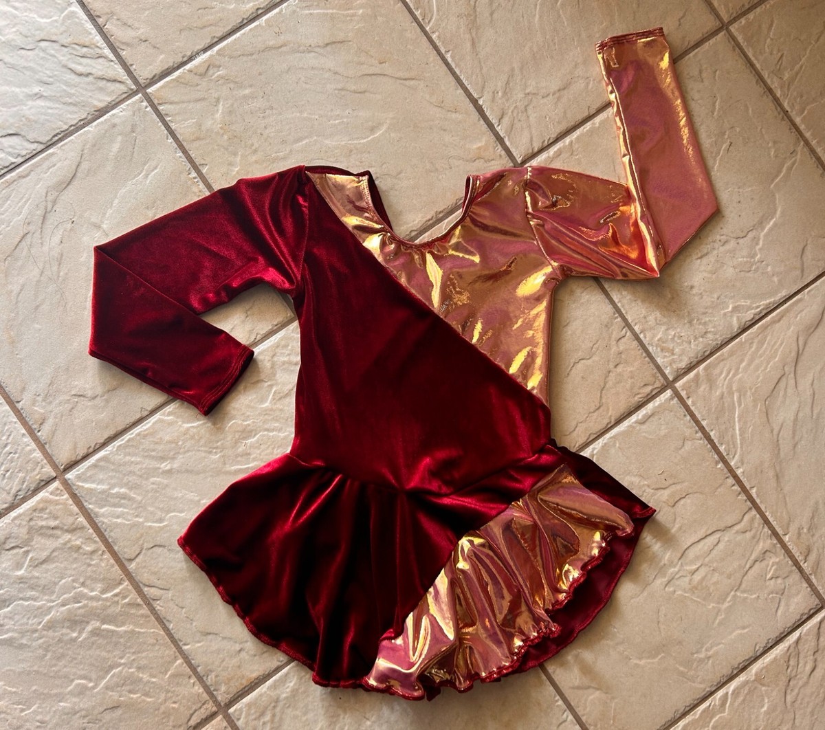 NEW Girls BURGUNDY VELVET & SHINY METALLIC Cheer Dance FIGURE ICE SKATING DRESS | eBay NEW Girls BURGUNDY VELVET & SHINY METALLIC Cheer Dance FIGURE ICE SKATING DRESS | eBay