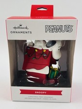 2023 Hallmark Peanuts Snoopy and Holiday Dog House Christmas Tree Ornament