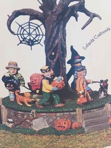 Department 56 Costume Parade Halloween Animated Plays Music Tested - Picture 2 of 5