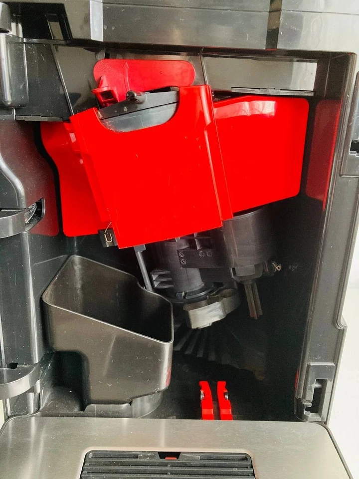 Bosch VeroCup 100 – Vollautomatische Kaffeemaschine in Top-Zustand! - Bild 4 von 4