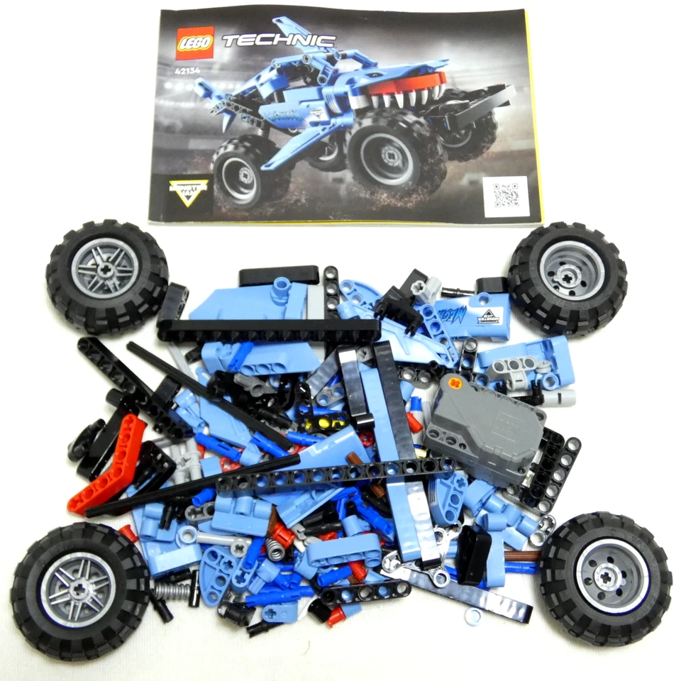 LEGO Technic 42134 Monster Jam Megalodon, photo 1 sur 2