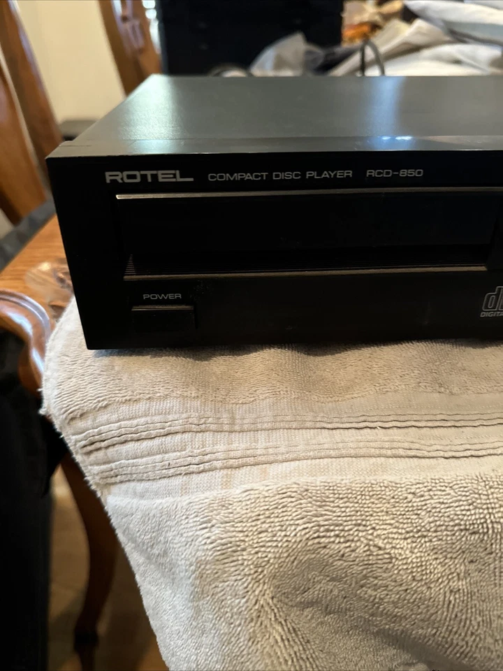 Reproductor de disco compacto Rotel RCD-850 Foto 2 de 4