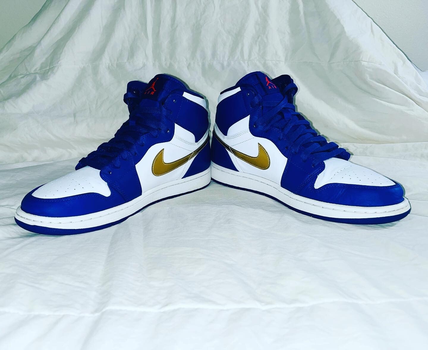 jordan 1 retro high gold