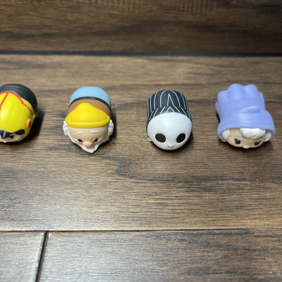 Lote de 7 figuras de vinilo mediano Disney Tsum Tsum, usadas Foto 3 de 4
