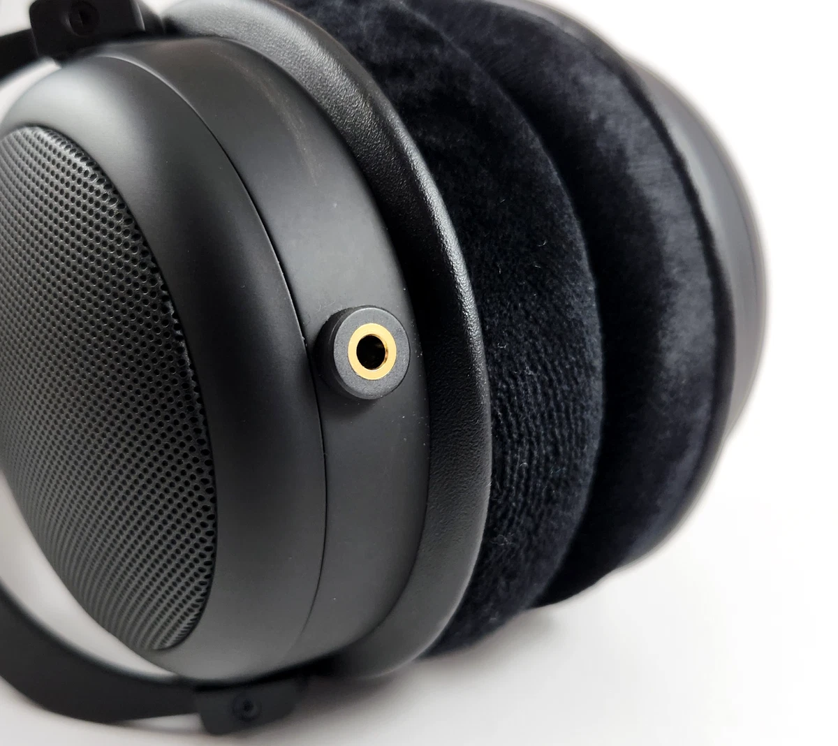 Beyerdynamic DT 880 Pro BLACK EDITION 250 Ohms **Detachable cable**