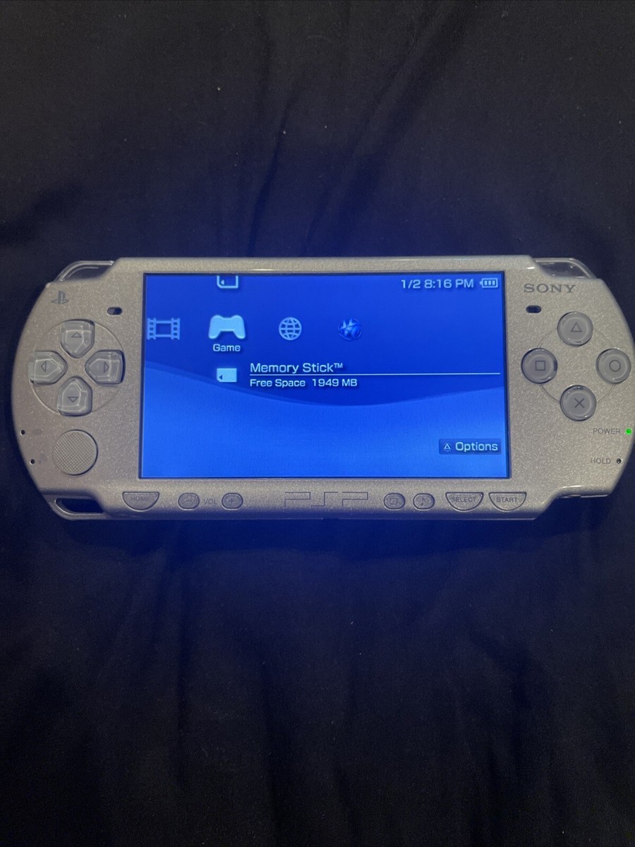 Sony PSP Silver Limited Edition Daxter Entertainment Pack Sony PSP Silver Limited Edition Daxter Entertainment Pack