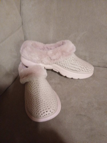 SKechers Go Walk FOAMIES COZY EMBRACE Baby Pink US 8.5 NWOB Faux Fur Lined - Picture 11 of 12