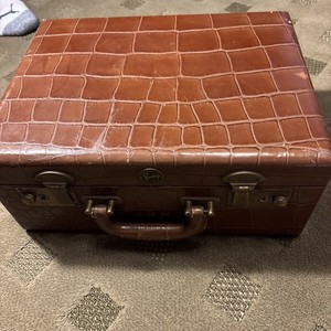 Vintage Luggage Short Trip Suitcase Rail Travel Case Mirror Alligator Leather