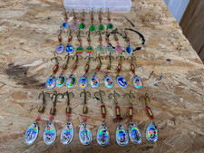 PREDATOR PIKE FISHING TACKLE - 30 PIECE SPINNER SET, WITH CASE. PERCH, ZANDER