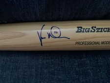 VERNON WELlS #10 TORONTO BLUE JAYS RAWLINGS SIGNED BIG STICK BAT 