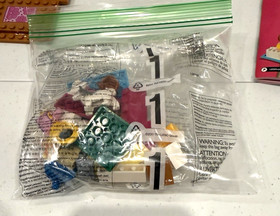 Lego Juniors 10686 Family House - new in open damaged box/please read