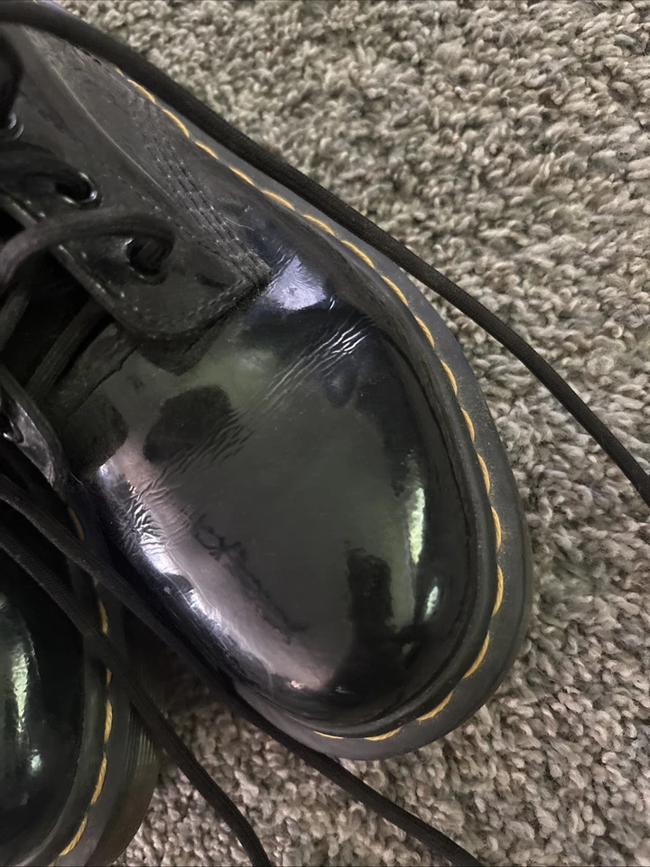 Botas Dr. Martens 8 Agujeros Cuero Negro Con Cordones Puntada Amarilla Talla 7 Mujeres Auténticas Foto 4 de 4