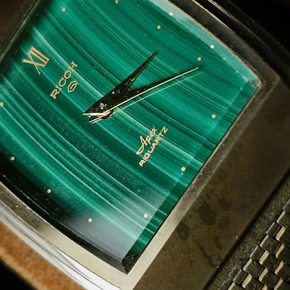 Reloj de colección raro RICOH Riquartz Apex esfera de malaquita en caja de aleación dura Foto 3 de 4