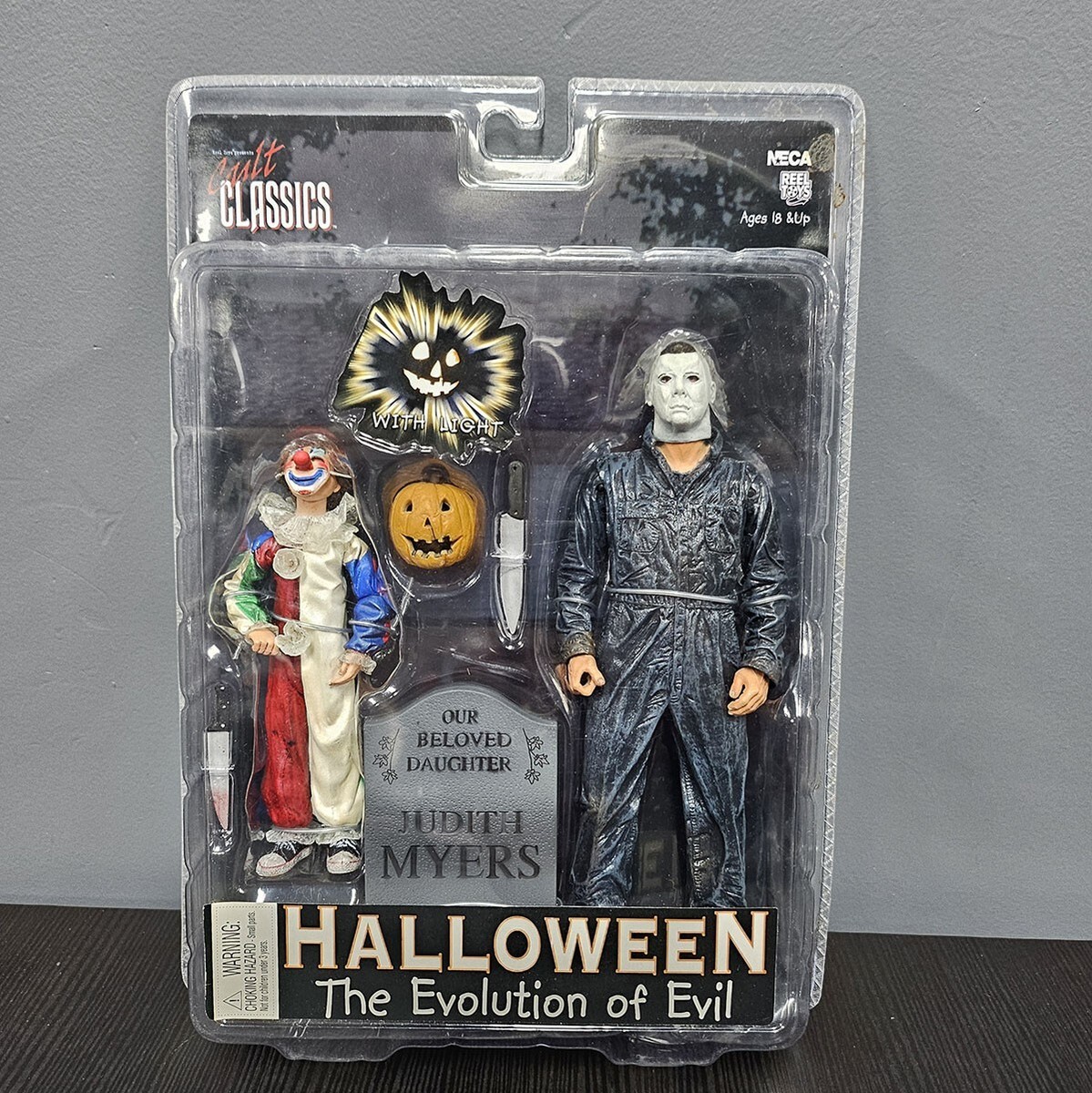 NECA Cult Classic HALLOWEEN THE EVOLUTION OF EVIL 2 Pack Figure