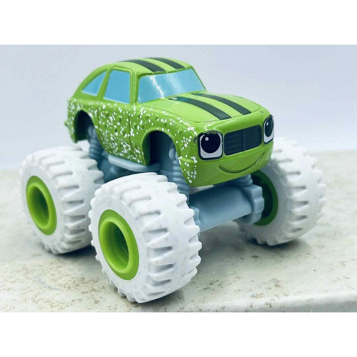 Blaze And The Monster Machines Polar Pals Polar Pickle Snow Truck Diecast  FFW54