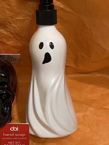 4 Pc Halloween Shaped Hand Soap Four Scents, 8.6oz, Fall Spooky, Refillable New - Picture 6 of 12
