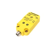 Turck Ni20-Q14-AP6X2-V1131 Rectangular Inductive Sensor M8 Male 3-Pin 4690210