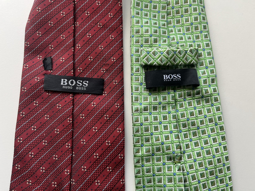 LOT OF 2 HUGO BOSS RED STRIPED GREEN GEOMETRIC 100% SILK NECK TIE MADE IN ITALY - 第 2/2 張圖片