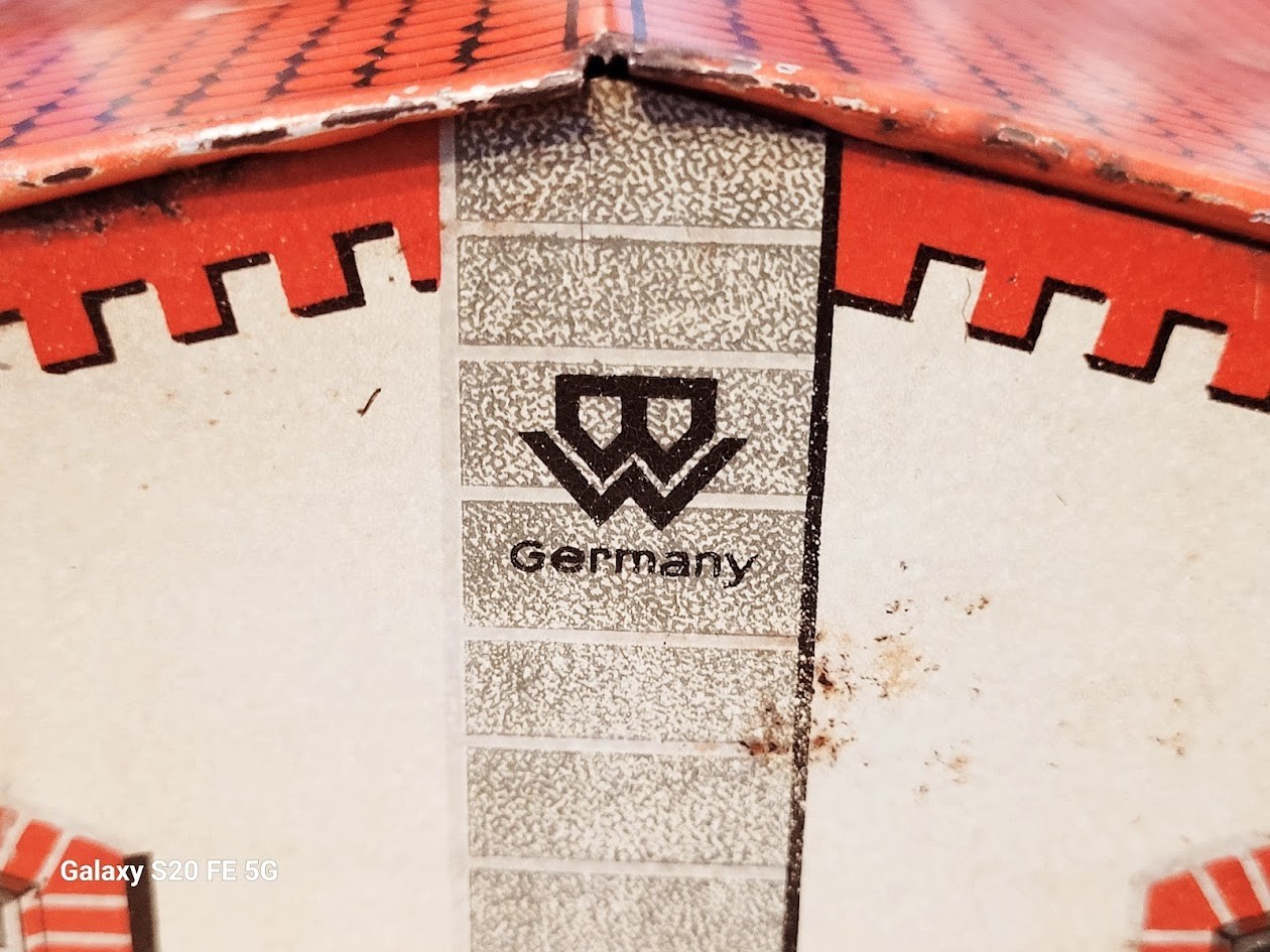 NICE VINTAGE 1910's BING TIN LITHO FIRE HOUSE TWO CAR GARAGE