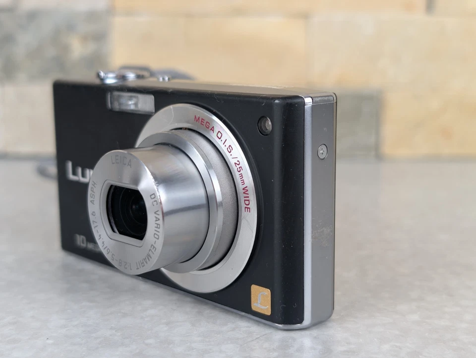 Panasonic Lumix DMC-FX35 Silver 10MP 2.5" LCD Screen Digital Camera Battery SD - Image 4 of 4