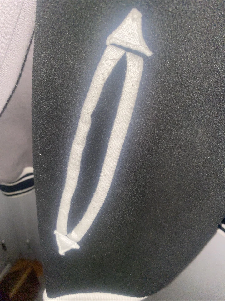 Chaqueta Universitaria True Religion Para Hombre Talla Grande Negra Gris Bolsillos con Capucha Foto 3 de 4